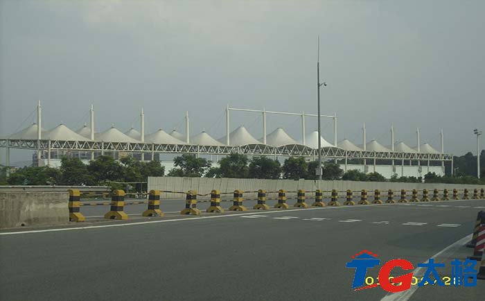 寶安公明鎮(zhèn)樓村體育場(chǎng)看臺(tái)膜結(jié)構(gòu)工程，