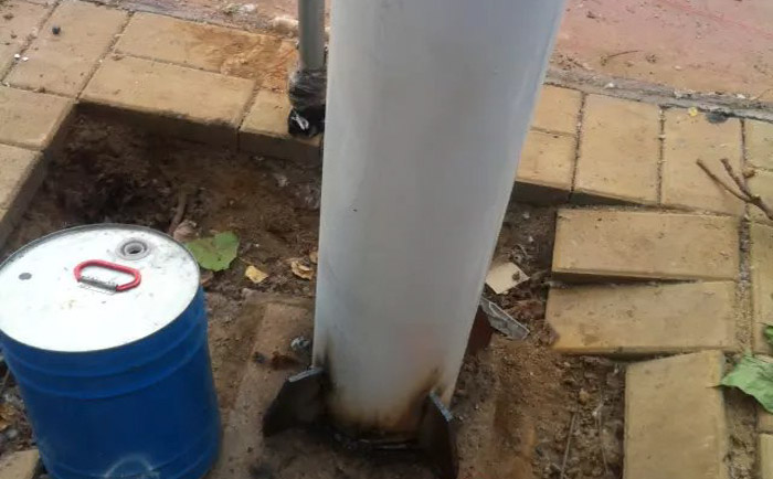 已經焊接完成的張拉膜結構工程吃支撐柱