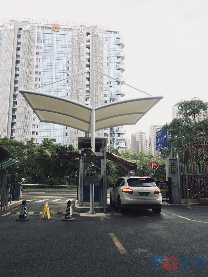深圳南山卓越維港出入口雨棚膜結構