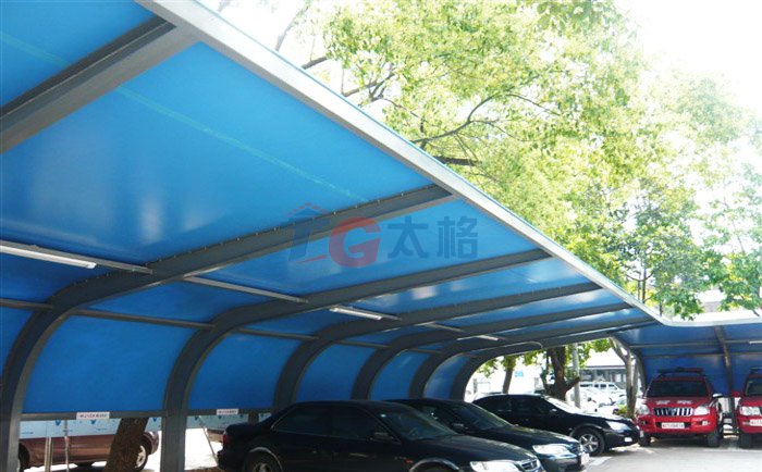 綠色的深圳華強北消防支隊膜結構停車棚