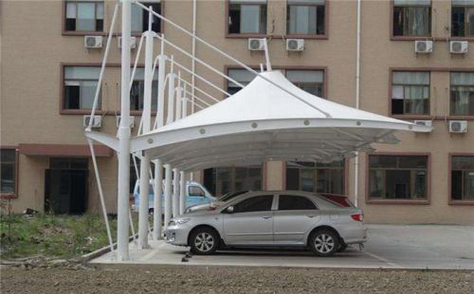 帽子型膜結構車棚