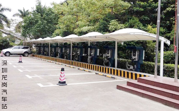 堅(jiān)如磐石的膜結(jié)構(gòu)停車棚工程