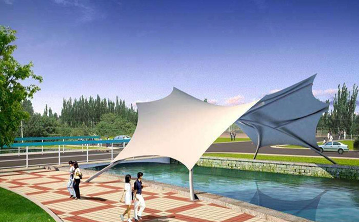 位于廣場的一處膜結構遮陽棚