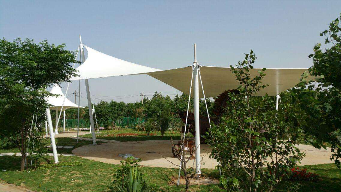 膜結構看臺 體育場的膜結構看臺