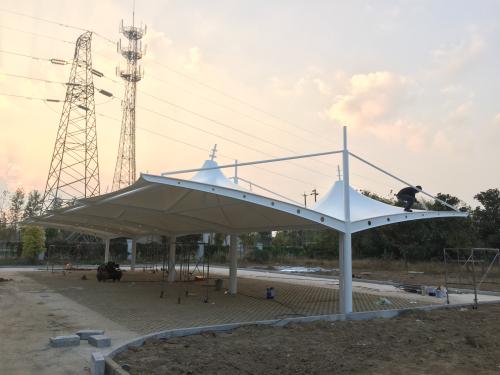 膜結構充電樁 白色PVC膜材的膜結構雨棚