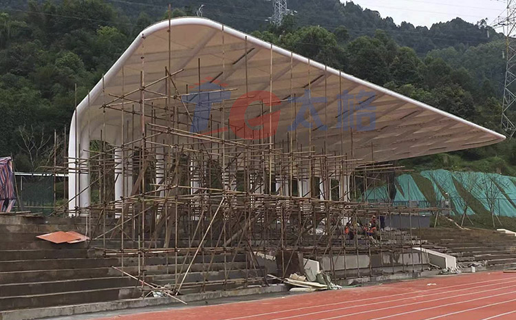 成都工業學院宜賓校區體育看臺膜結構
